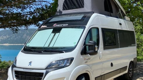 Dreamer – Dreamer D55 UP: pop-up roof, 4 beds, private bathroom and shower!