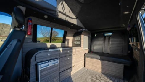 Luna – Volkswagen Transporter 4 Birth camper van
