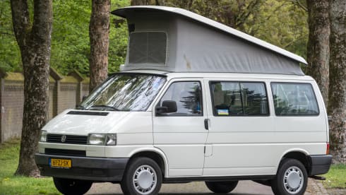 Tropical - Cozy and robust VW T4 multivan with sleeping roof
