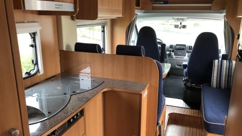 Very neat 4 person Dethleffs family camper!