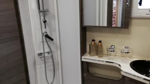 Luxurious family camper with a great sense of space and great travel comfort