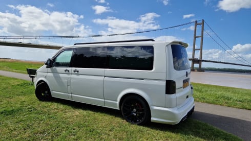 The Poacher – VOLKSWAGON T5 LWB