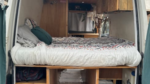 Spacious campervan - kitchen & shower - Fully off grid