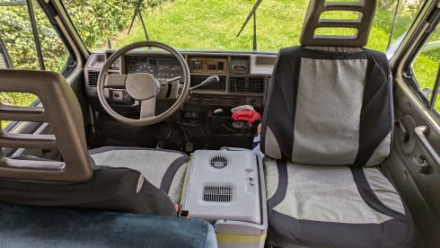 Harry – 5P Camper (Airfryer, Dolce Gusto, TV, Cool box, JBL box, bicycle carrier)