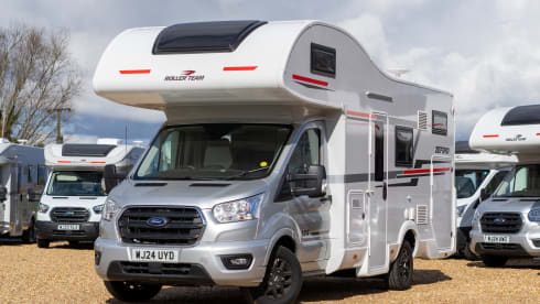 UYD – 6 Person Large Motorhome | Family | Bunkbed & Overcab | Air Conditioning