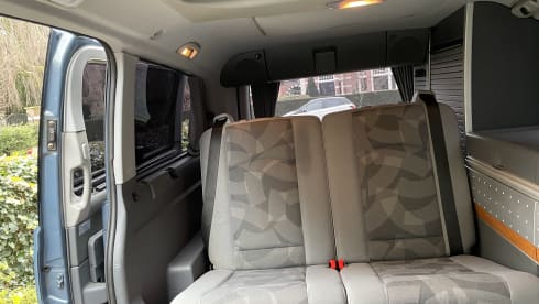 4p Mercedes-Benz bus from 2004