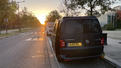 Jeeves – “Jeeves” 4 berth Volkswagen campervan from 2017