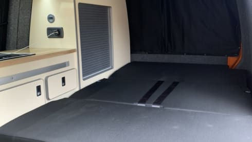 Van Tropez – New Conversion! Automatic VW Transporter w/5 seats