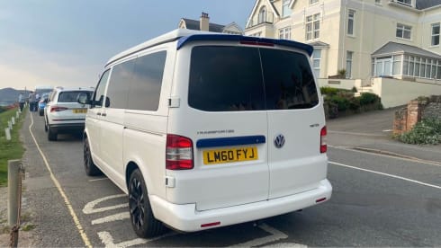 Van-os – 4-Bett Volkswagen Integrierter ab 2011