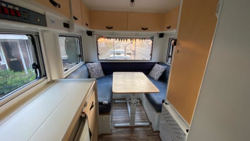 Friendly Camper – Restyled camper | Working off grid