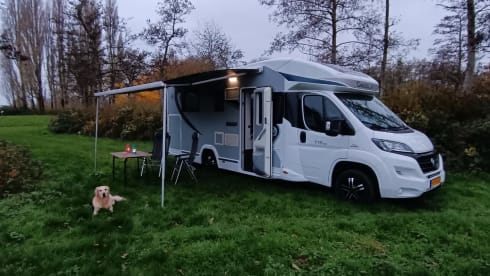 Luxuriously equipped 4-person Chausson