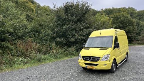 Yellowtrack  – Powerful Mercedes campervan – freedom, comfort and adventure for two!