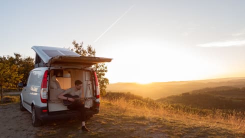 vanWoolly – Compact self-built camper bus