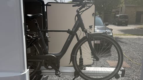 🚐 NIEUW met AIRCO, 4p Roller Team Zefiro semi-integrated, AUTOMAAT 165pk