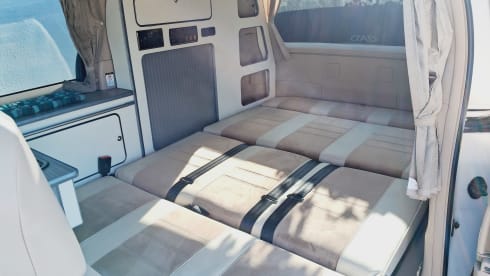 Mabel – Easy to drive, cosy automatic camper 