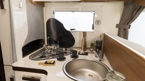 zipvana – ELNAGH BARON 560