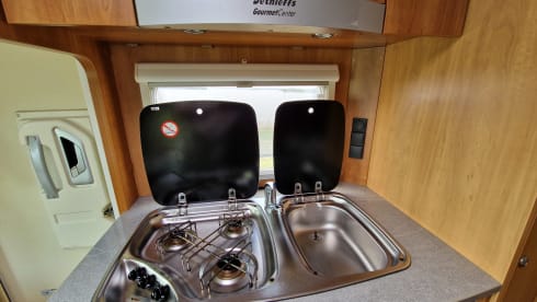 Smart & strong! 131hp - 2p - MaxxFan - CarPlay - Solar panel