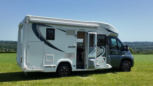 Geräumiges Wohnmobil mit 4 Schlafplätzen – unter 7 m