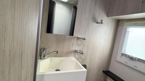 Cleo&Cezar – 7 berth Chausson Flash C656 semi-integrated from 2019