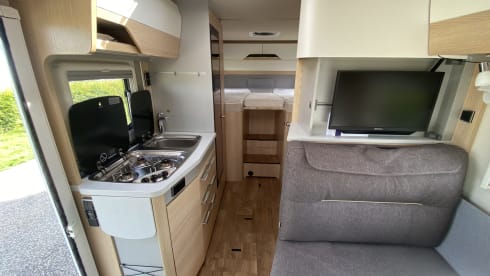 Vrijheid op wielen – Powerful luxury Hymer Mercedes camper semi-integrated from 2019
