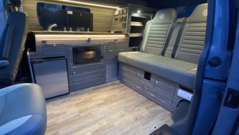 Acorn – 4 Berth Luxury VW Pop Top Campervan Loch Lomond