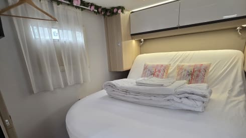 Fijne compact camper | Adria | 2,5p – Reiskriebels? Bekijk hier onze 2,5p camper! -->