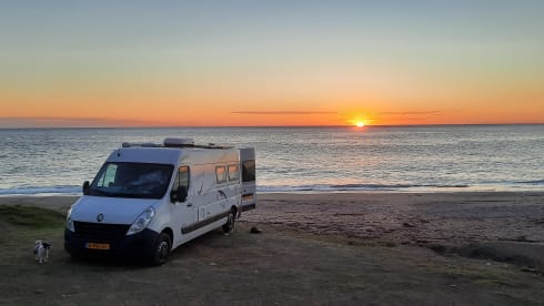 Happy camper – 2p Renault Bus camper from 2013