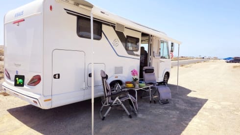 Tortuga  – Luxurious 4 sit Camper FULLY EQUIPPED Solar Generator 4000w