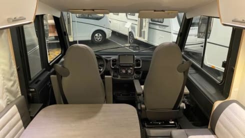 7 – Luxurious, spacious camper with single beds!