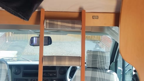Fantastic, Family Sized Motorhome for Rent - 4 (6) berth