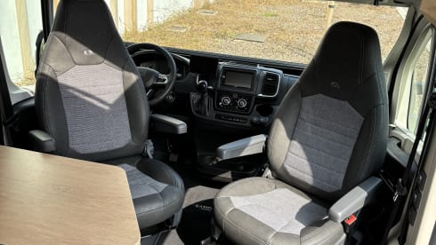 Adria Twin 640 SGX Supreme D AUTOMATIC