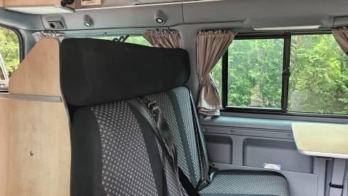 De Nugget – 4p Ford bus from 2008