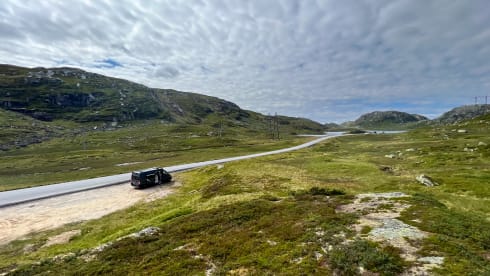 Freddy – Freddy | Abenteuer-Camper für 4 Personen • kompakt, komplett ausgestattet & autark.