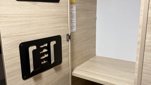 Challenger 380 – 4p Challenger semi-integrated from 2025