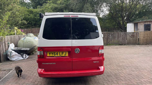 Morag – 4 berth VW T5 CAMPERVAN LWB 2014 ( EDINBURGH PICK UP)