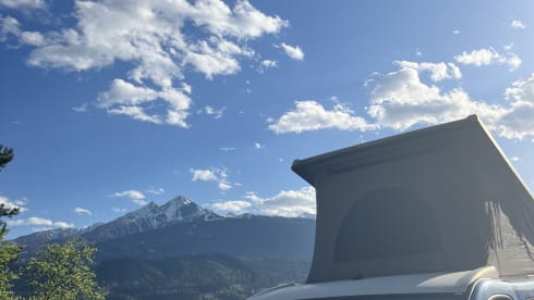 Blue – 2p Renault campervan uit 2008