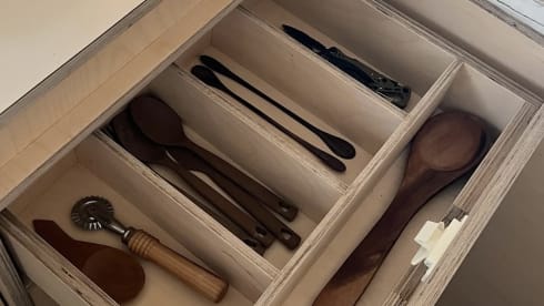 Camp en jo – 4p Peugeot bus uit 2025