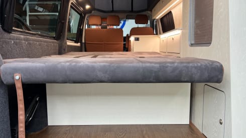 YETI – Ice white Long wheel base VW T6.1 2021 4 birth luxury camper 