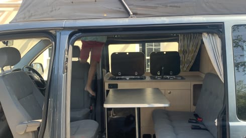 Bertha – 4 berth Volkswagen bus 