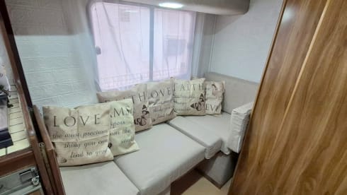 Even2 – Confortevole camper appena ristrutturato 5 posti viaggio 5 posti letto