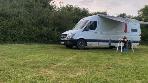 Big Boy – 3 berth Mercedes-Benz bus from 2014