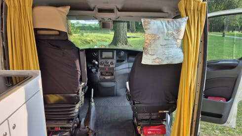Vilosa avonturiste  – 2p Other bus from 2012