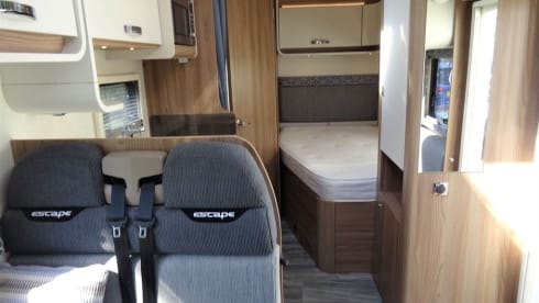 Swift Escape 664