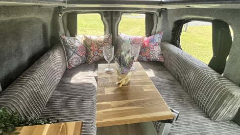 Woody – ⚡ Eco-Friendly Electric Campervan – Sustainable Adventures in Style