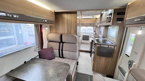 Majestic – Our fully loaded 6 berth motorhome