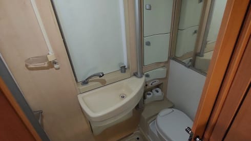 5p Hymer alcove from 2005