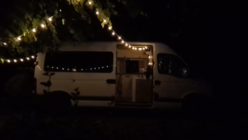 Onnie – Onnie on the Road | Offgrid Vanlife