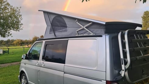 Silver Surfer – VW T6 camper ~ 4 Berth ~ insurance included 