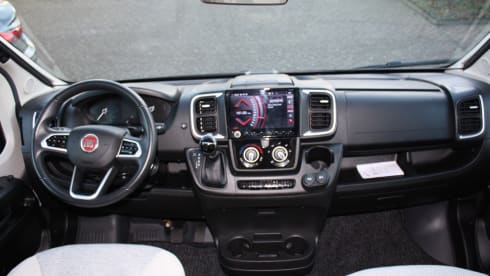 4p Carado semi-integrated uit 2023