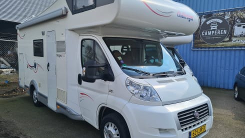 Beautiful 6 pers. + 2 * air conditioning Challenger Alcove motorhome